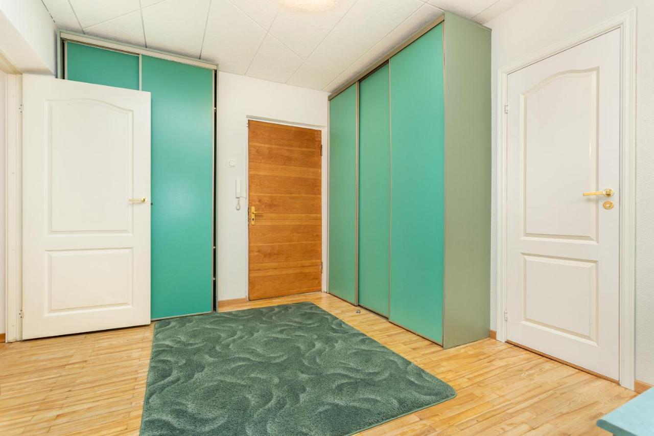 3 Room Central Apartmend 90M2 Parking For One Car Fifth Floor And The Building Does Not Have An Elevator 塔林 外观 照片