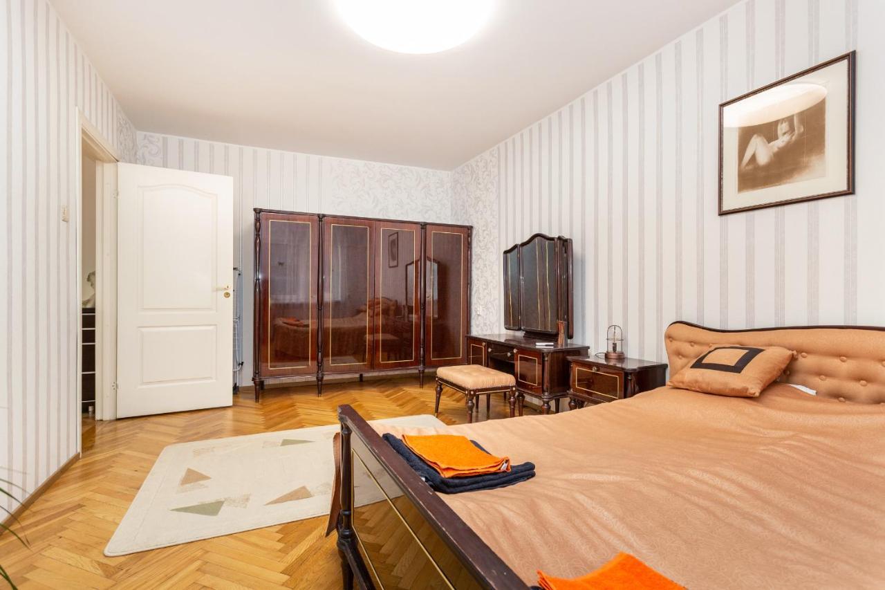 3 Room Central Apartmend 90M2 Parking For One Car Fifth Floor And The Building Does Not Have An Elevator 塔林 外观 照片