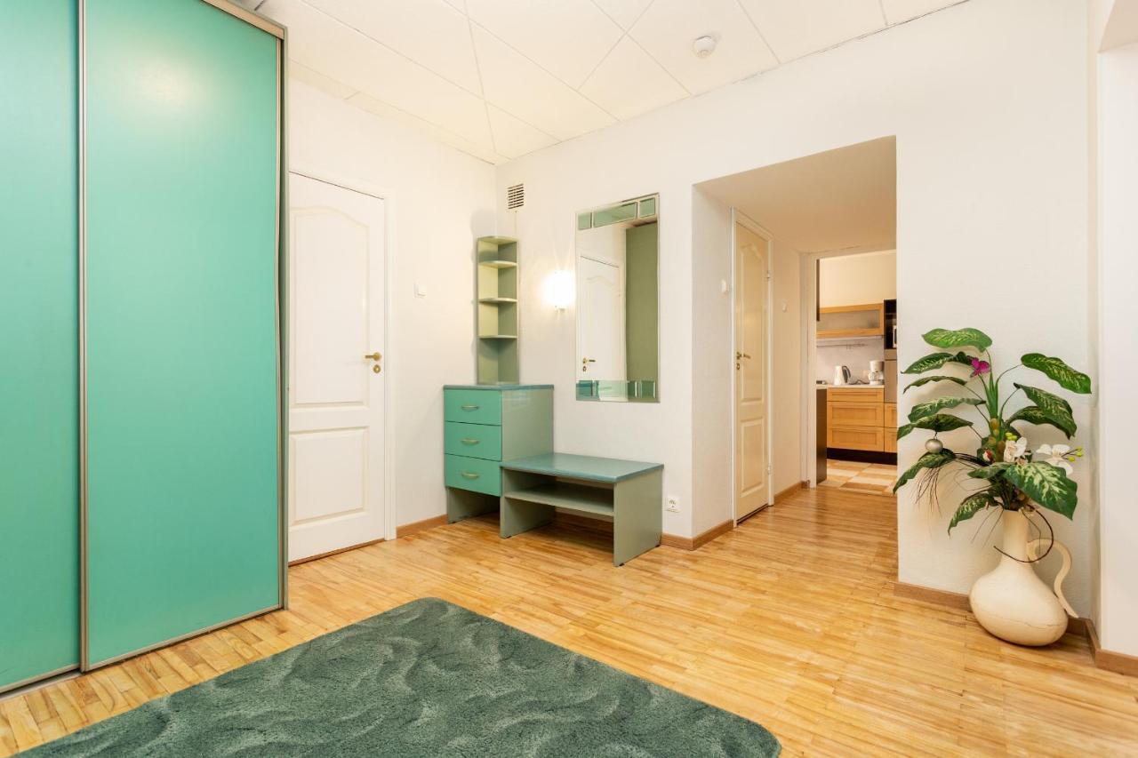 3 Room Central Apartmend 90M2 Parking For One Car Fifth Floor And The Building Does Not Have An Elevator 塔林 外观 照片