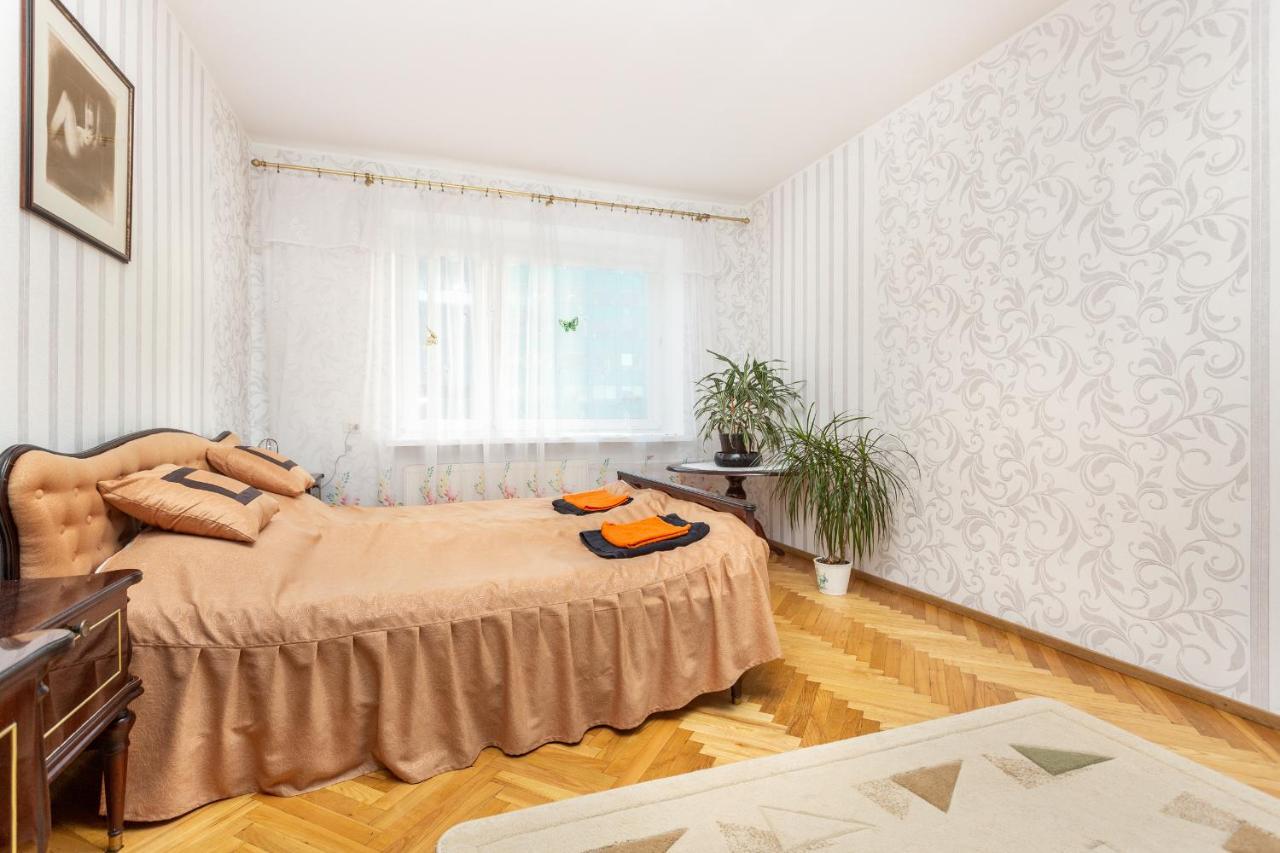 3 Room Central Apartmend 90M2 Parking For One Car Fifth Floor And The Building Does Not Have An Elevator 塔林 外观 照片